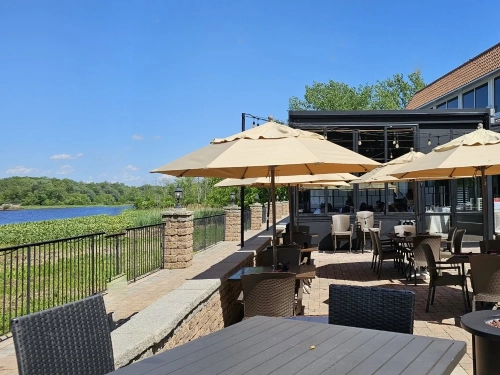 Medford Lakeside Dining