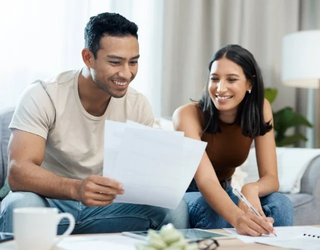 Contract signing with agent and clients